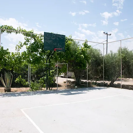Artemis Village & 4*