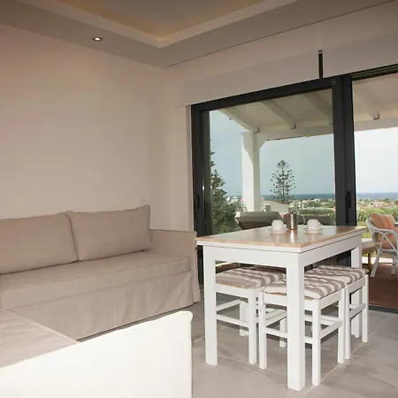 Artemis Village & 4*